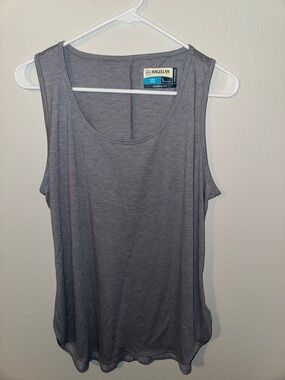 Magellan Outdoors Women's Gray Scoop Neck Tank Top